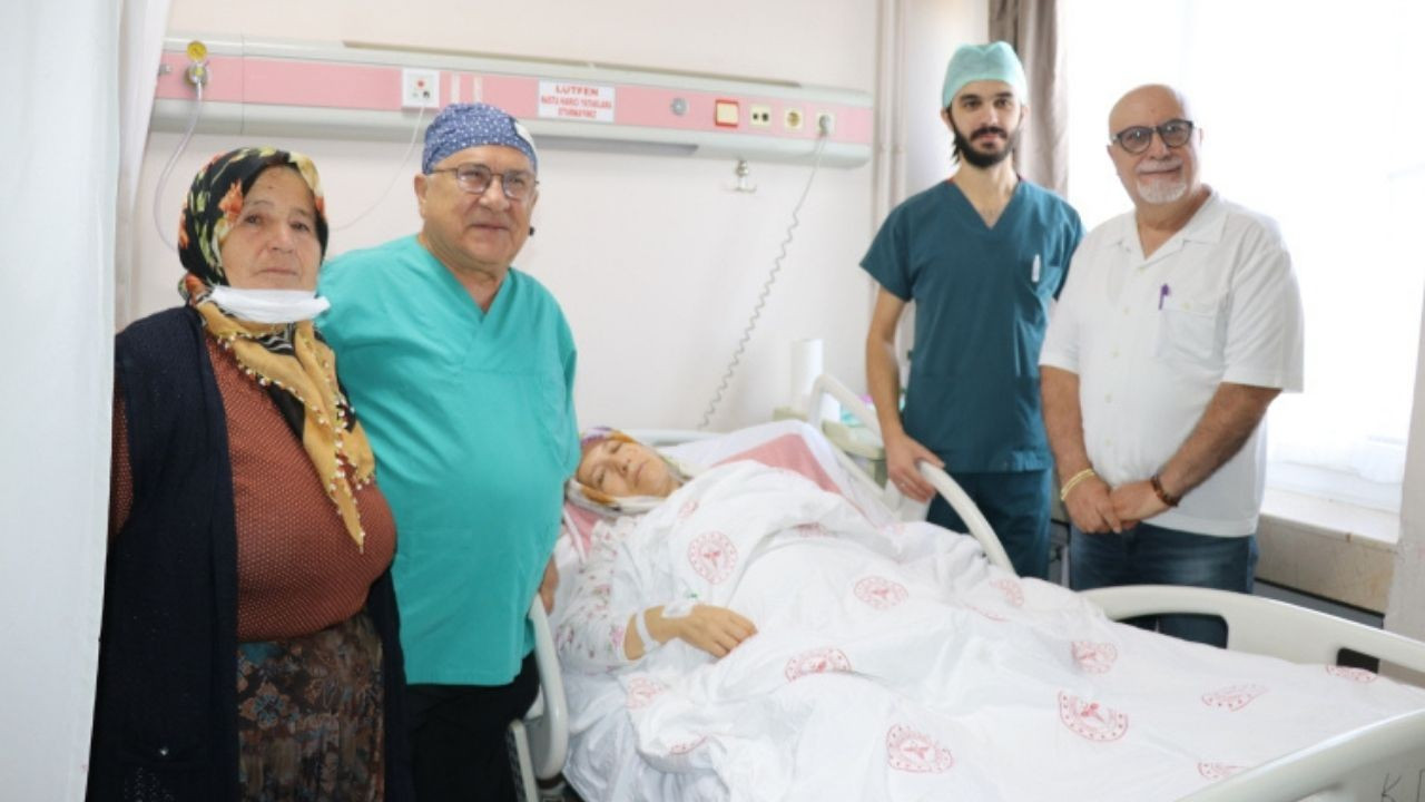 Amasya’da 42 yaşındaki kadının karnından 10 kiloluk kitle çıkarıldı.