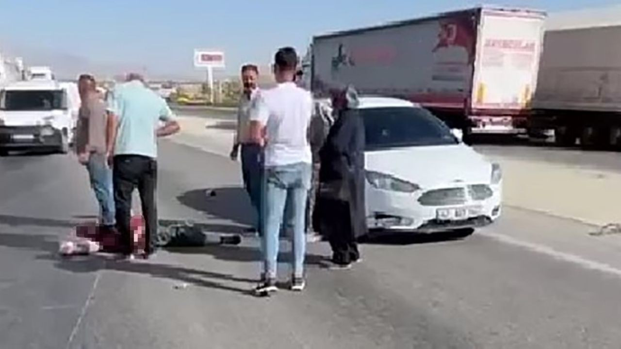 Konya'da Otomobil ve Motosiklet Çarpıştı: 1 Ağır Yaralı