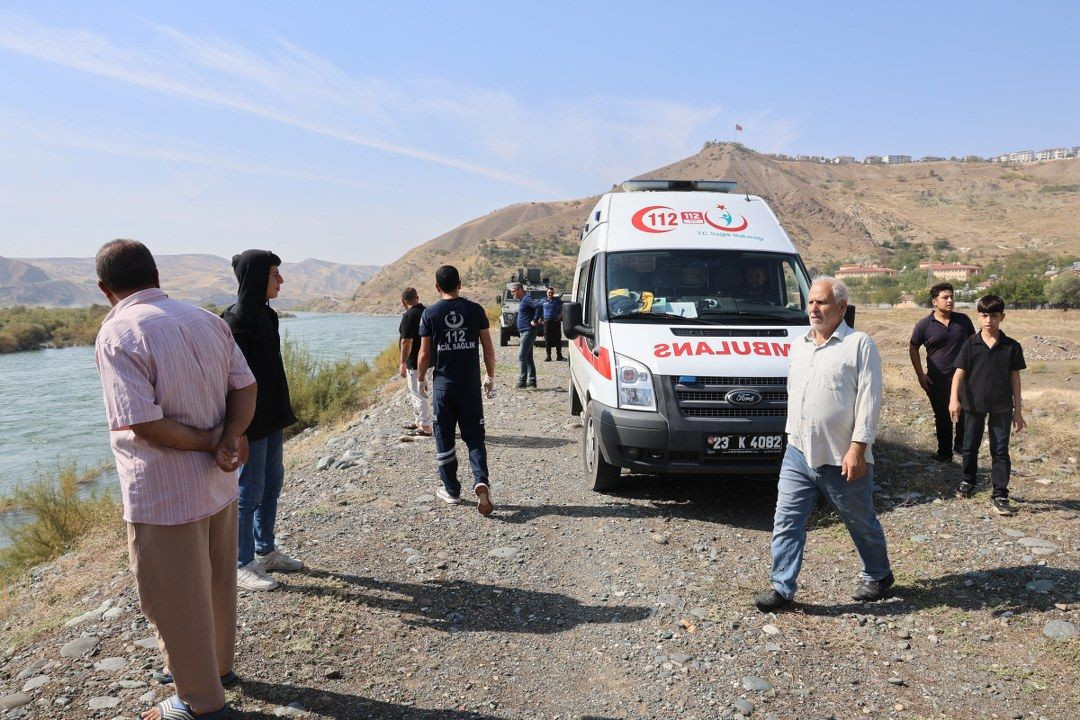 3 çocuğun boğulduğu ihbarı ekipleri harekete geçirdi - Sayfa 5