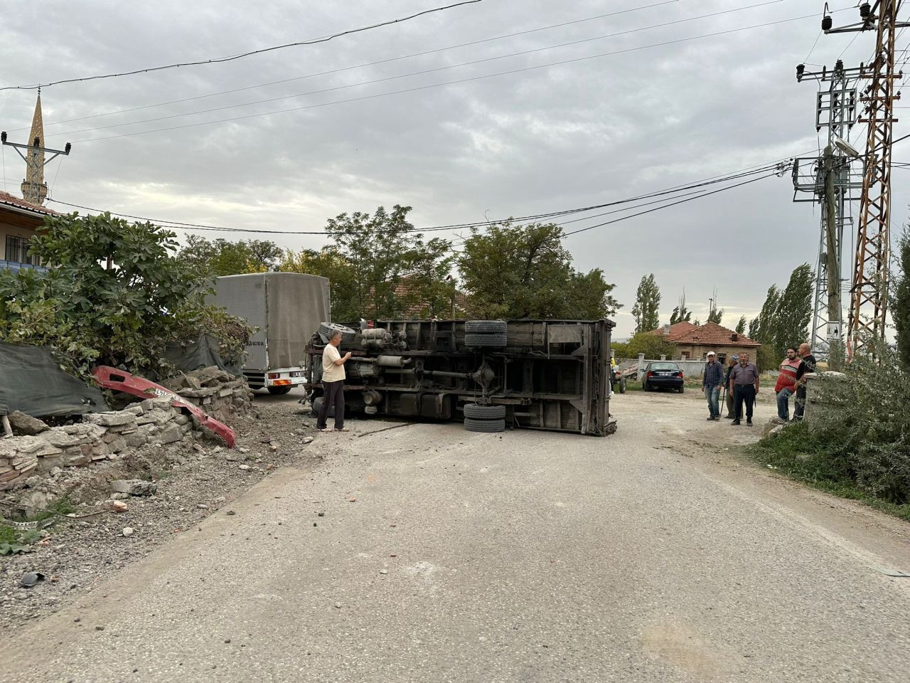 Freni Boşalan Kamyon, Duvara Çarparak Durdu - Sayfa 3