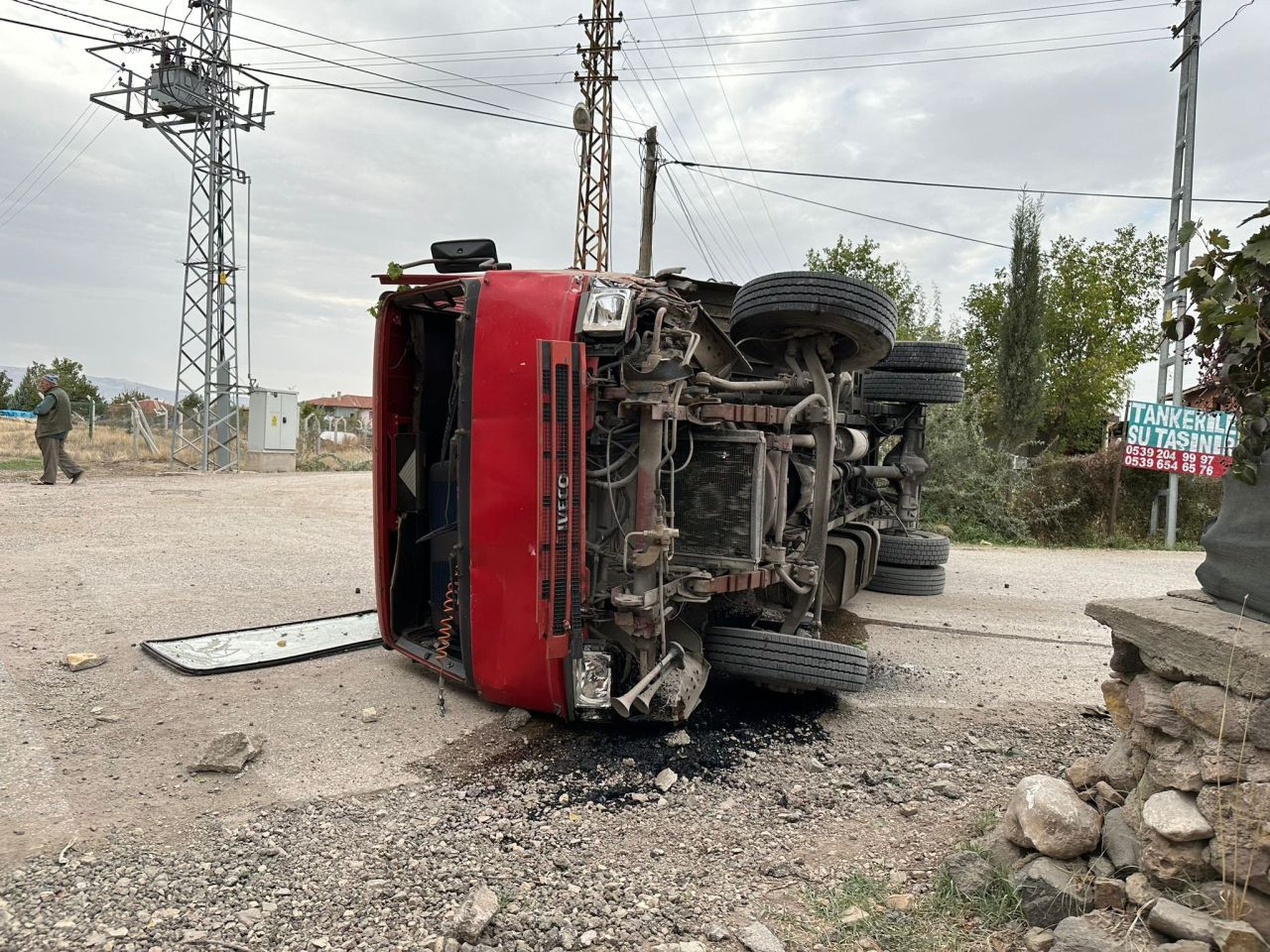 Freni Boşalan Kamyon, Duvara Çarparak Durdu - Sayfa 2