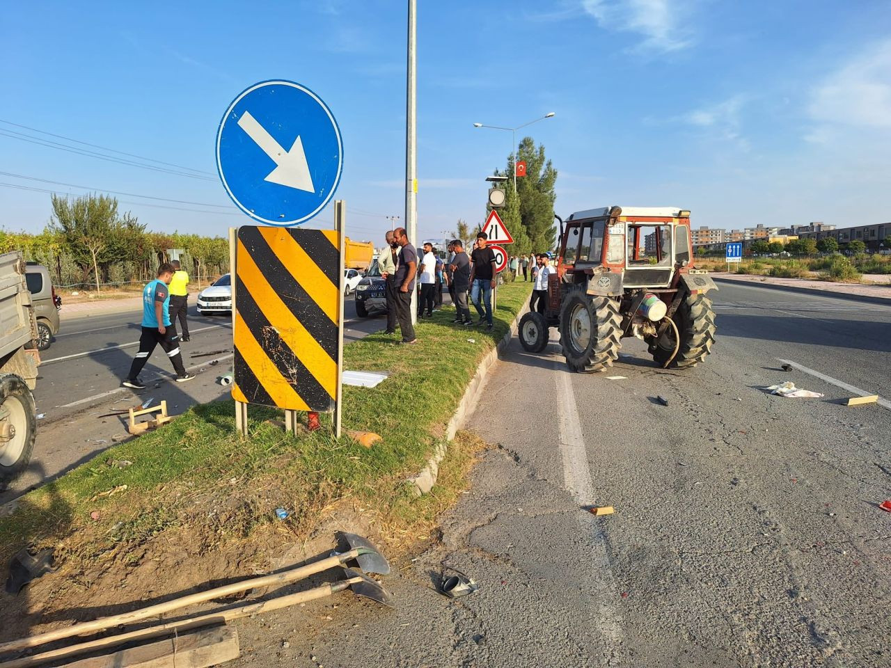 Batman'da Traktör ve Kamyonet Çarpıştı: 3 Kişi Yaralandı - Sayfa 1