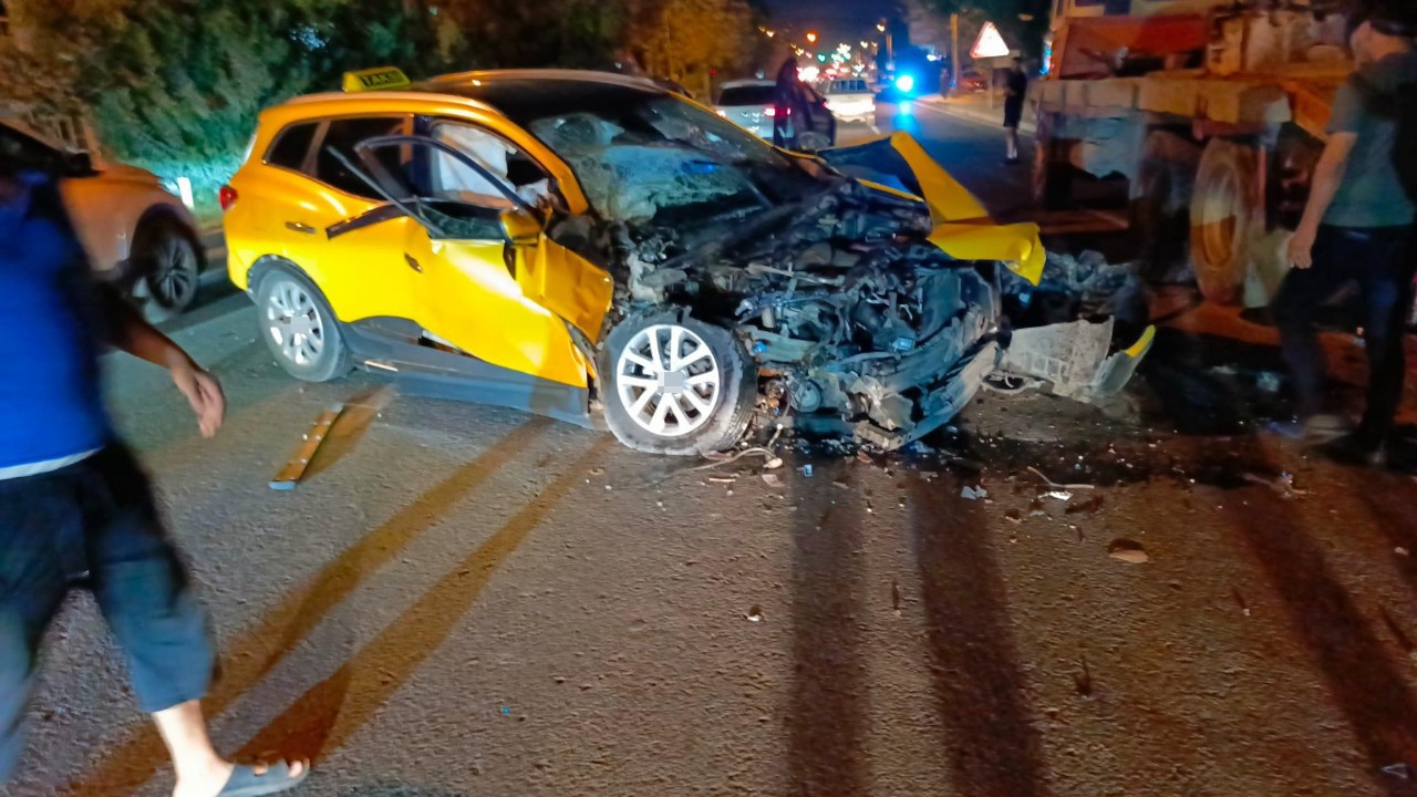 Antalya'da Zincirleme Trafik Kazası: 1 Kişi Yaralandı