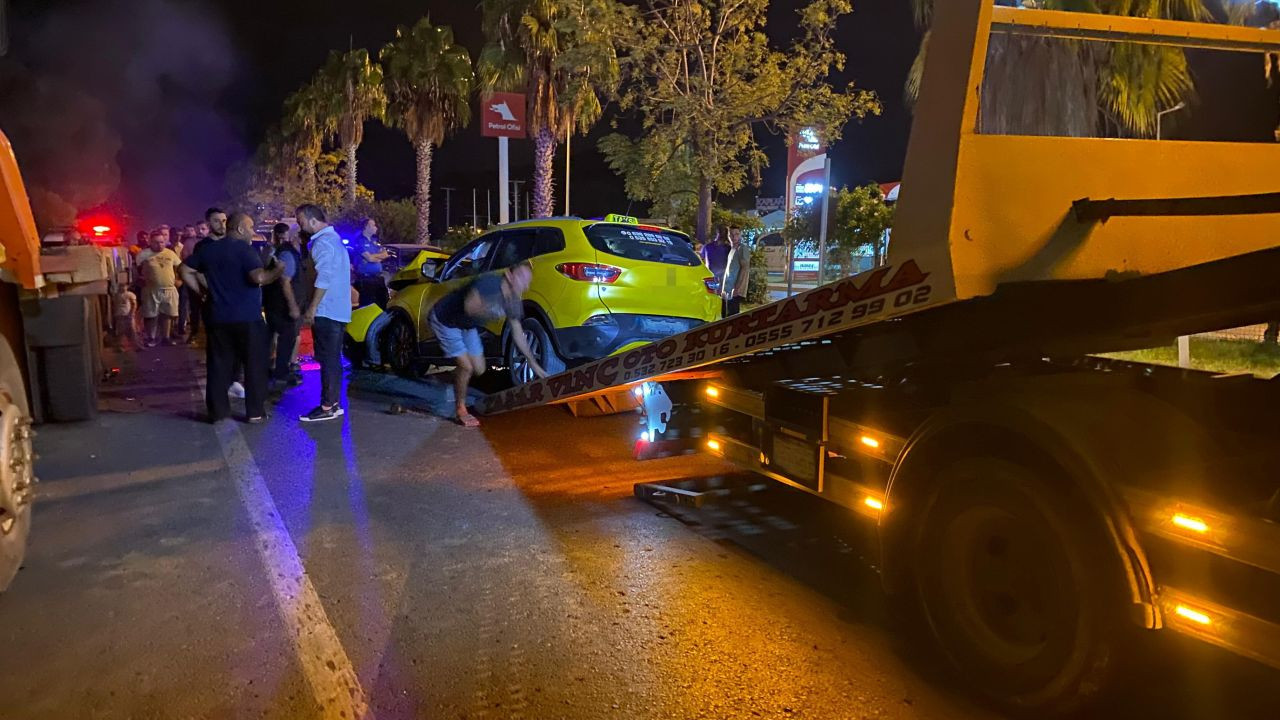 Antalya'da Zincirleme Trafik Kazası: 1 Kişi Yaralandı - Sayfa 1