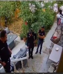 İstiklal'den Sonra Şimdi Konya: Polis Memuruna Bıçaklı Saldırı Şoku - Sayfa 1