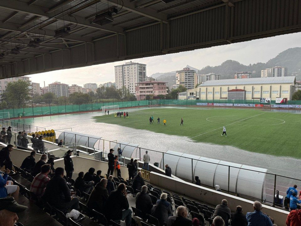 Artvin'de şiddetli yağış nedeniyle 3. Lig maçı ertelendi - Sayfa 5