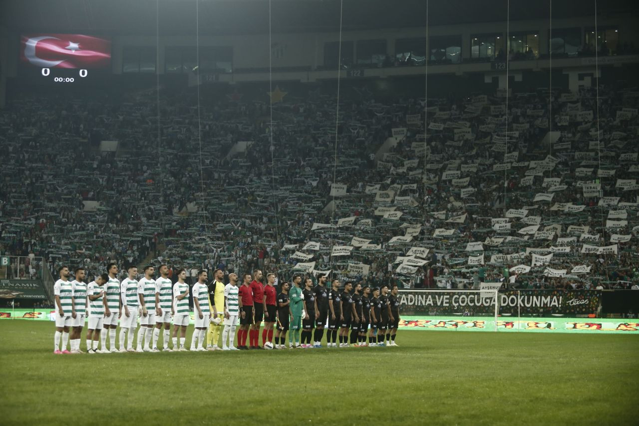 Bursaspor Taraftarlarından Kadın Cinayetlerine Karşı Pankartlı Mesaj - Sayfa 5