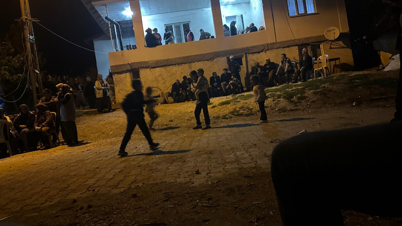 Adana'da Şok Edici Olay: Annesini Bıçaklayıp Boğarak Öldürdü!