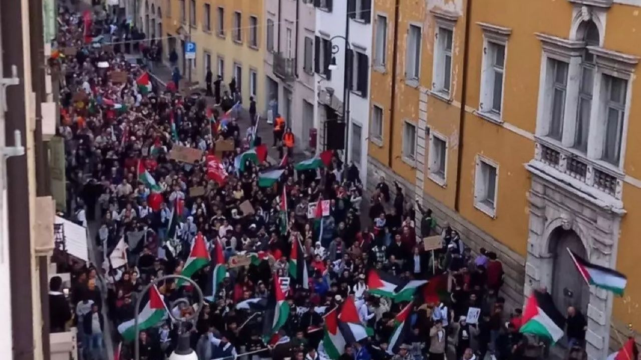 İtalya Sokaklarında Filistin Bayrakları, İsrail Maçı Öncesi Destek Gösterisi