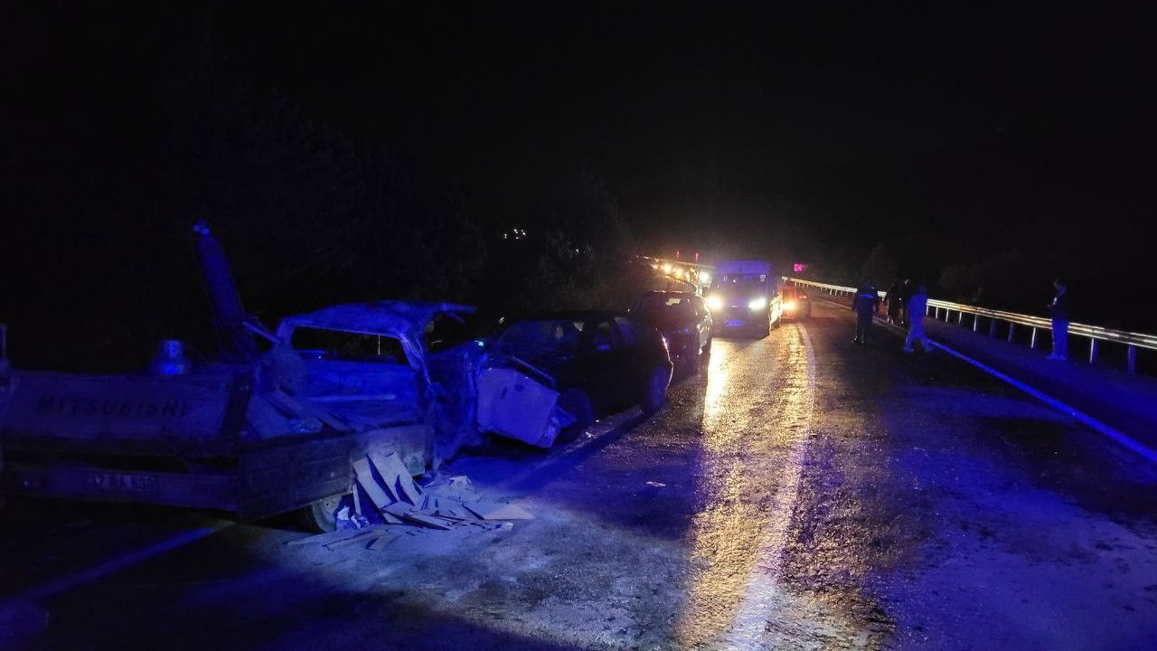 Karabük'te Otomobil ile Kamyonet Çarpıştı: 5 Yaralı - Sayfa 4