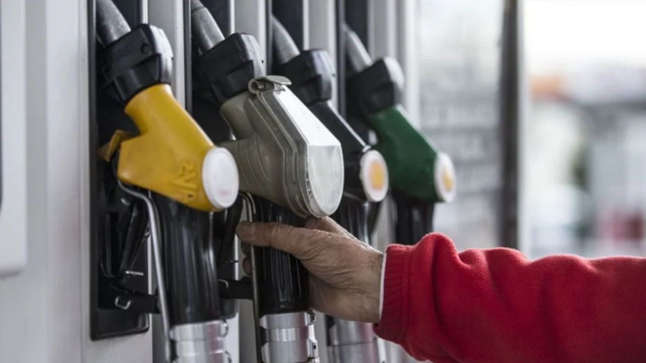 Petrol Fiyatlarında Sert Düşüş: Yüzde 4'ten Fazla Geriledi