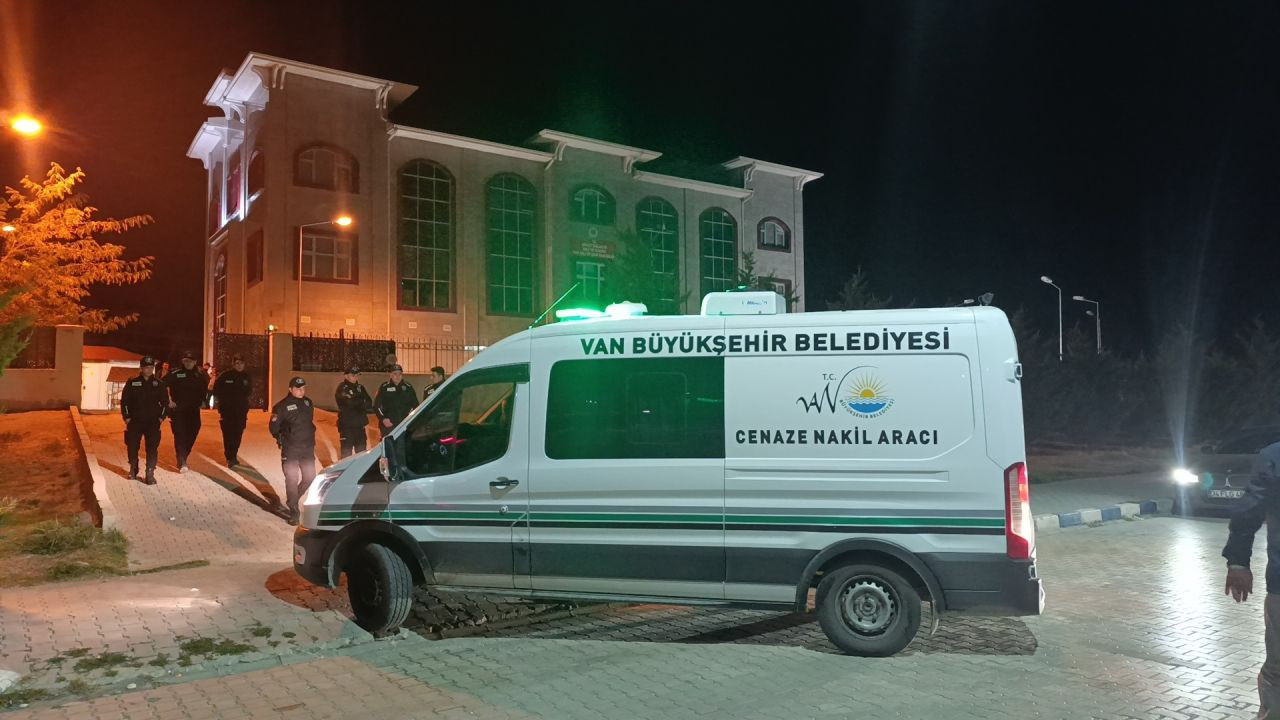 Van'da Kayıp Olan Rojin'in Cenazesi Ailesine Teslim Edildi - Sayfa 3