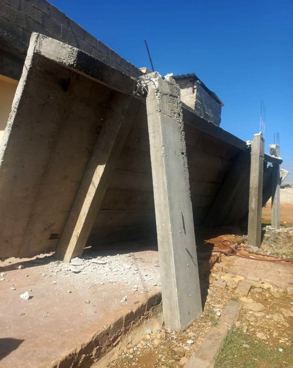 Şanlıurfa'da depremde balkon çöktü, bir kadın yaralandı! - Sayfa 2