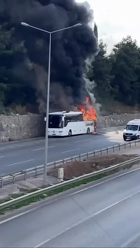 Seyir halindeki otobüs alev alev yandı - Sayfa 5