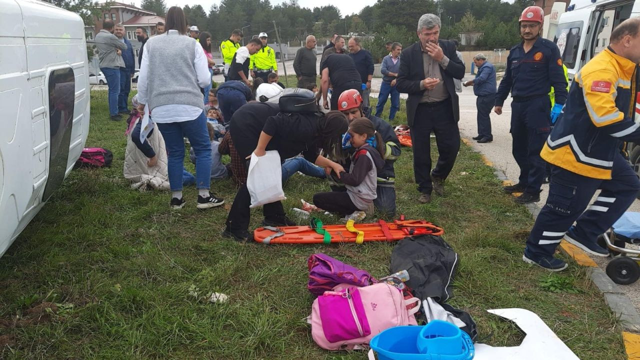 Kastamonu'da Minibüs ile Tır Çarpıştı: 12 Öğrenci Yaralı - Sayfa 4