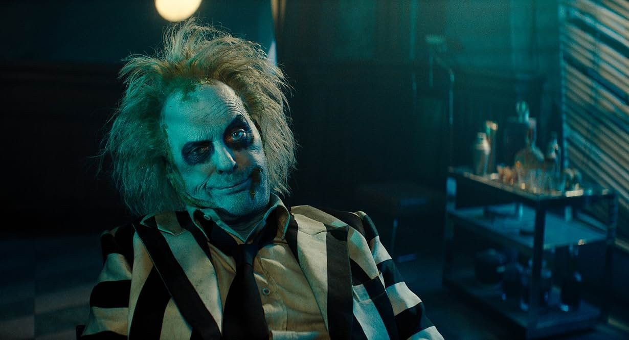 Beetlejuice 2, Juno'nun Yokluğunu Zekice Açıklarken Ona Saygı Duruyor - Sayfa 2