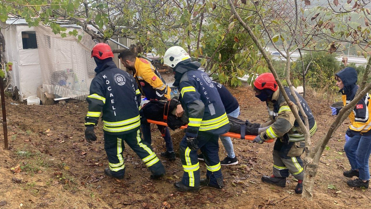 Kocaeli' de sağanak yağmur sebebiyle kayan ticari araç, araziye uçtu - Sayfa 4