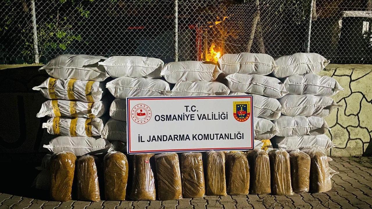 Jandarma Minibüste 1 Ton 460 Kilo Kaçak Tütün Ele Geçirdi