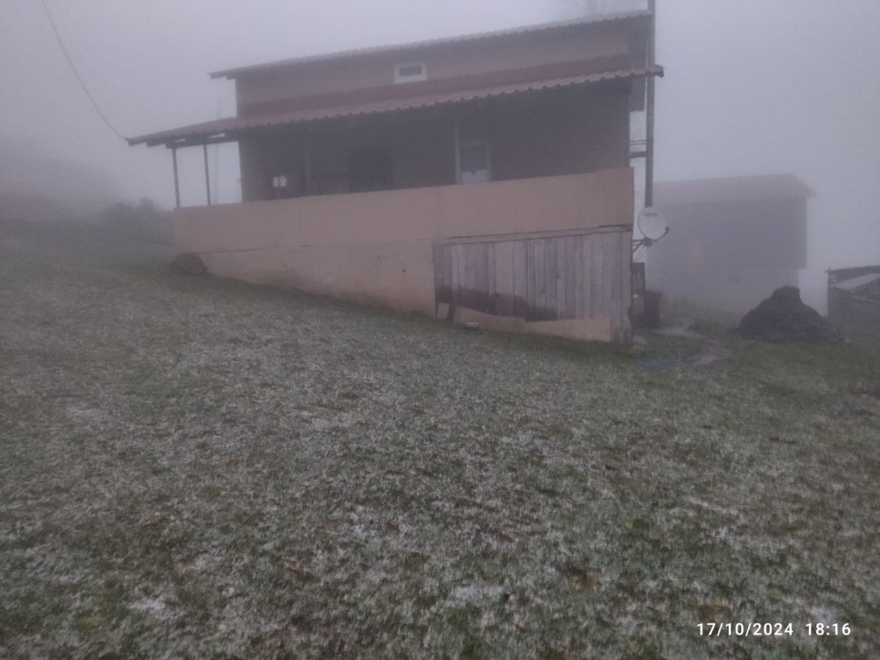 Mevsimin İlk Karı Hendek'te Yağdı: 1.725 Rakımlı Yayla Beyaza Büründü - Sayfa 4