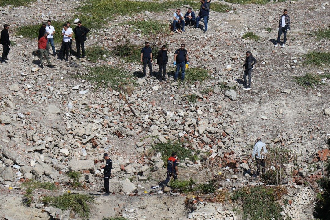 Boş arazide insan kemikleri bulundu - Sayfa 1