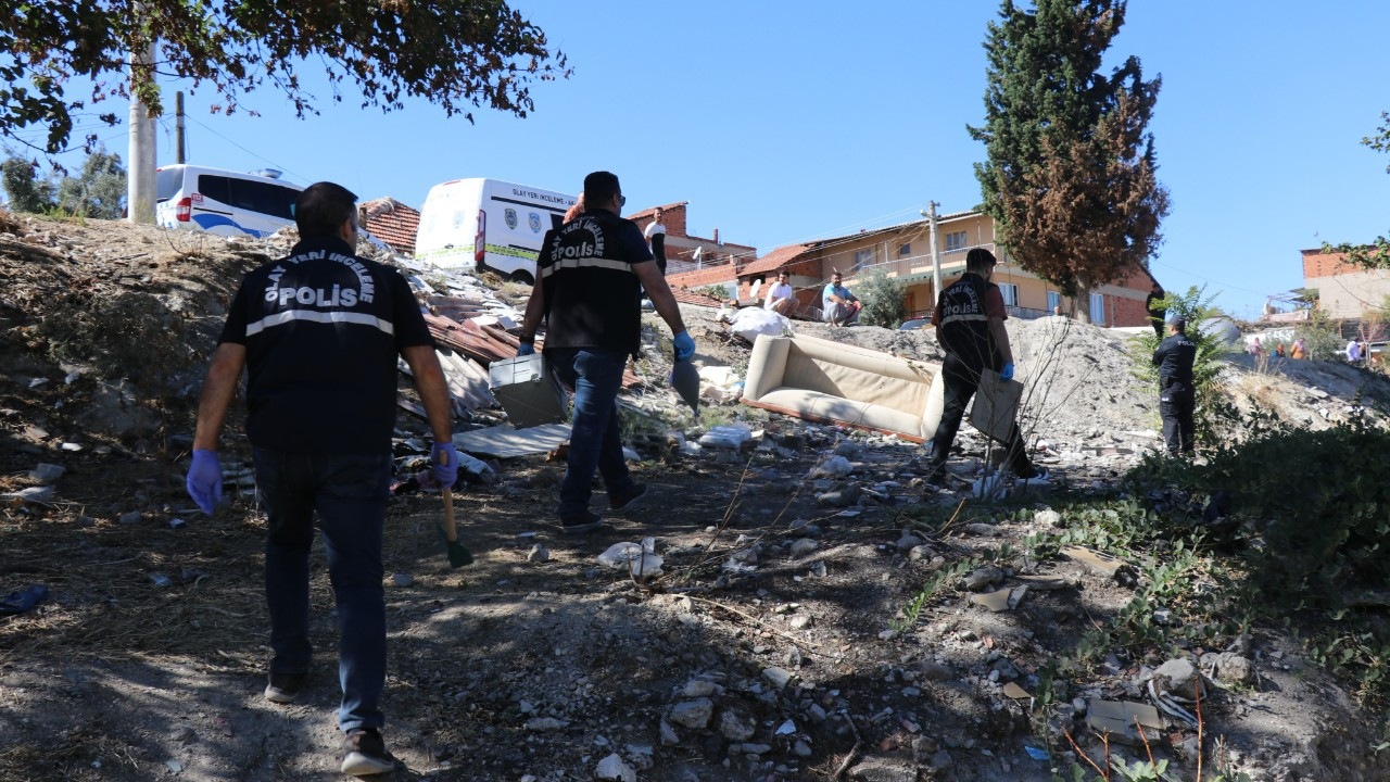 Boş arazide insan kemikleri bulundu