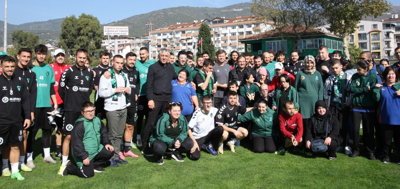 Özel çocuklar Kocaelispor futbolcularıyla bir araya geldi - Sayfa 2