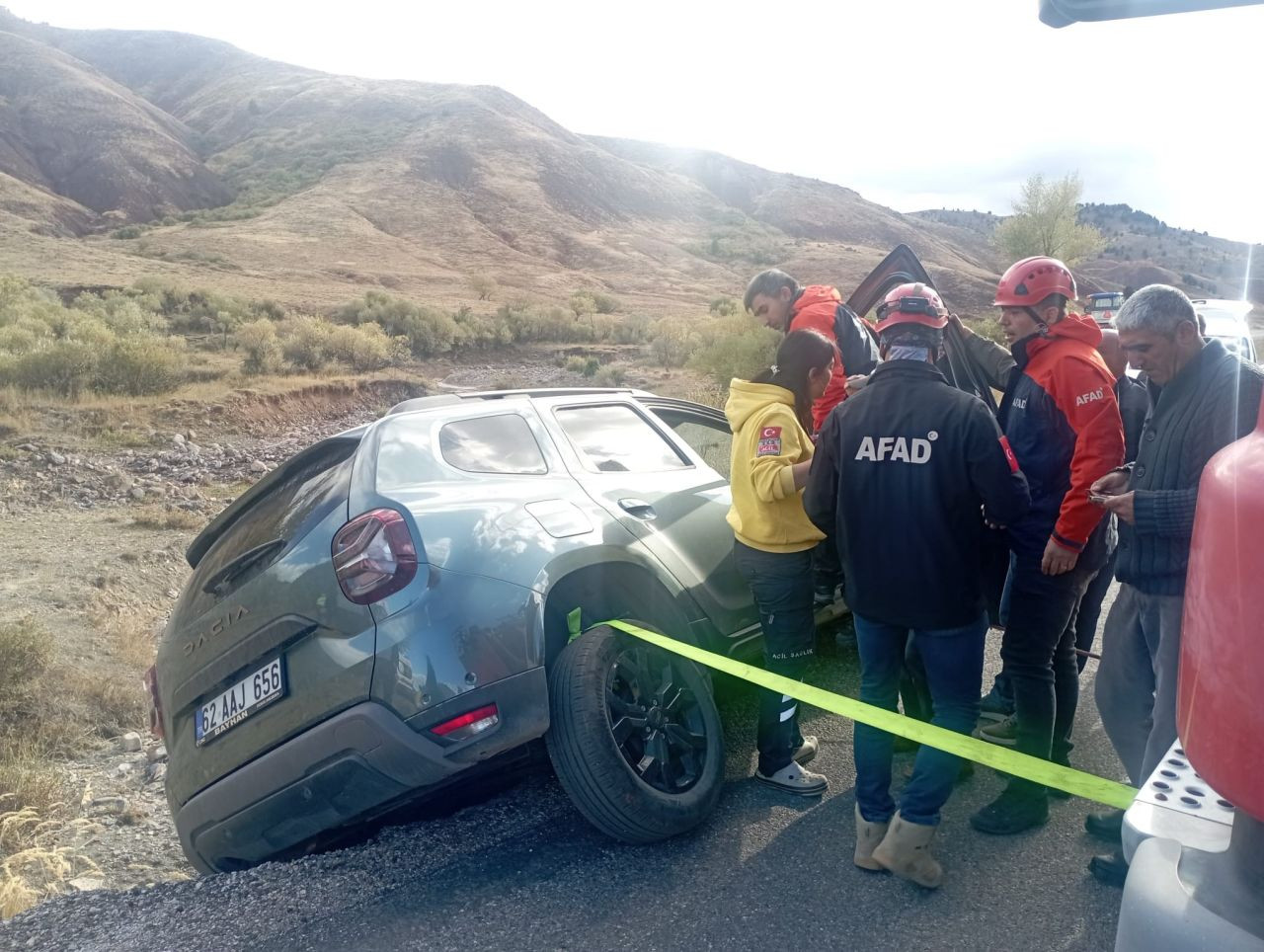 Tunceli'de Araç Şarampole Yuvarlandı: 3 Kişi Yaralandı - Sayfa 2