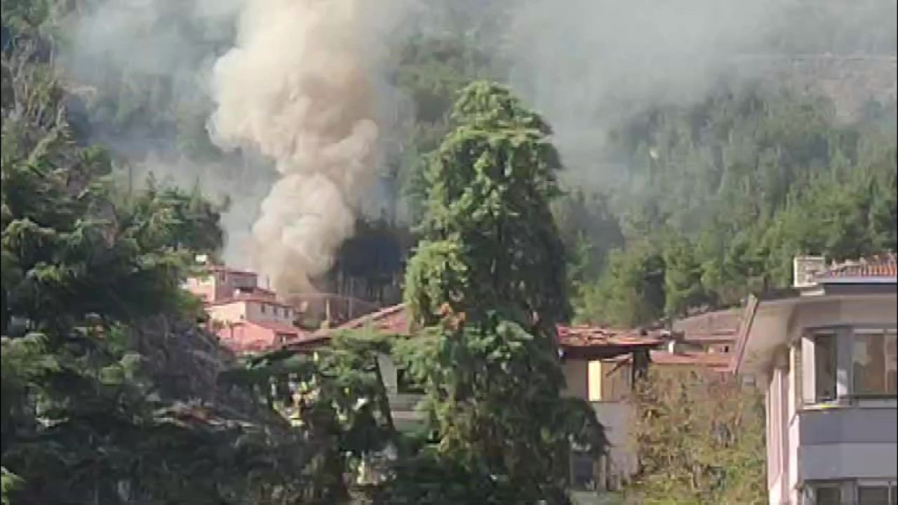 Amasya'da Ormana Bitişik 3 Ev Yangında Kül Oldu - Sayfa 5