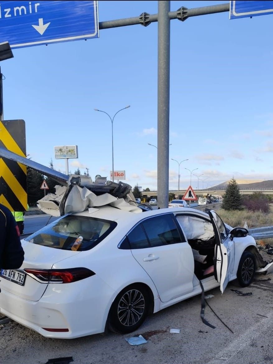 Afyonkarahisar'da Korkunç Kaza: 1 Ölü, 3 Yaralı - Sayfa 2