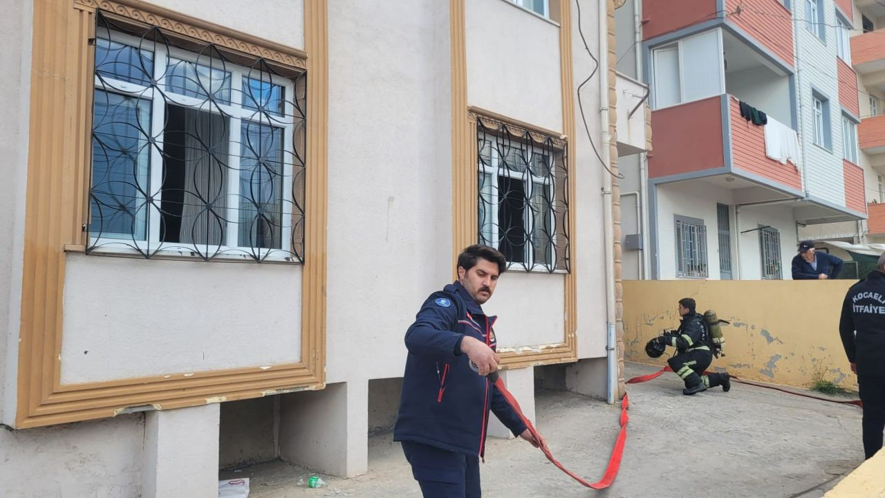 Kocaeli' de panik anları! 'Madde bağımlısı' olduğu iddia edilen şahıs evini yaktı - Sayfa 2