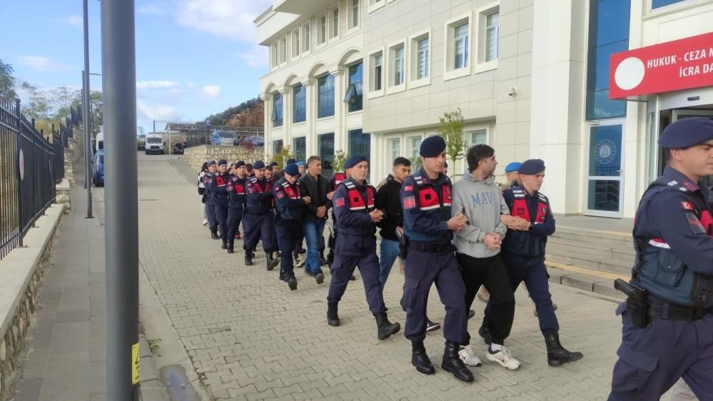 "Bursa'da Fuhuş Çetesine Şok Baskın'' - Sayfa 7