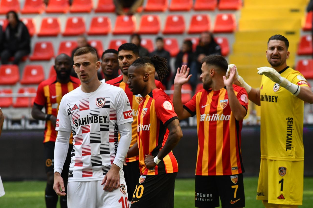 Trendyol Süper Lig: Kayserispor: 1 - Gaziantep FK: 2 (İlk yarı) - Sayfa 19