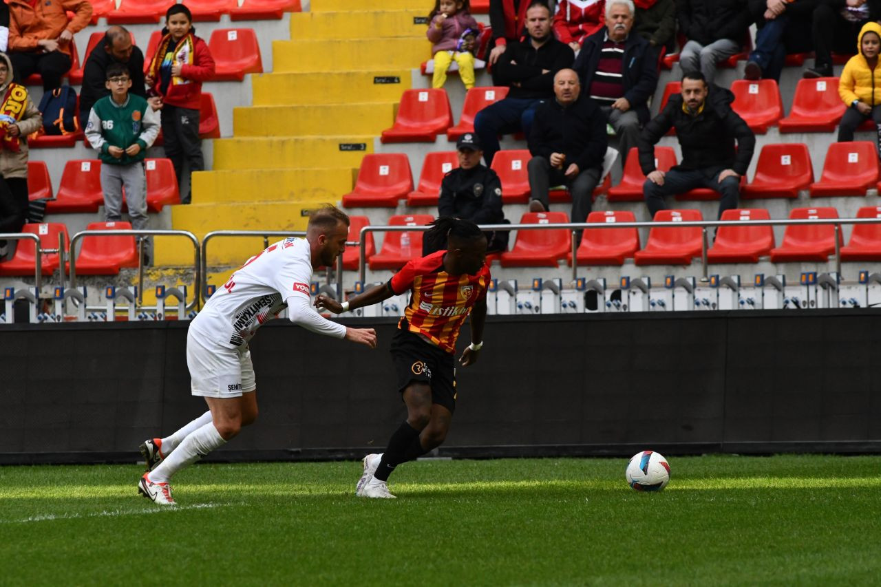 Trendyol Süper Lig: Kayserispor: 1 - Gaziantep FK: 2 (İlk yarı) - Sayfa 17