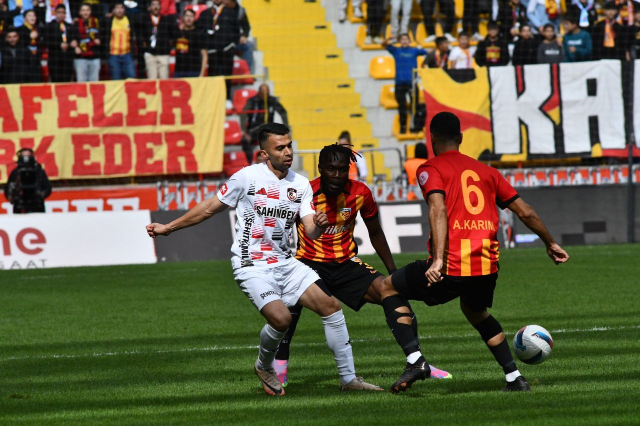 Trendyol Süper Lig: Kayserispor: 1 - Gaziantep FK: 2 (İlk yarı) - Sayfa 1