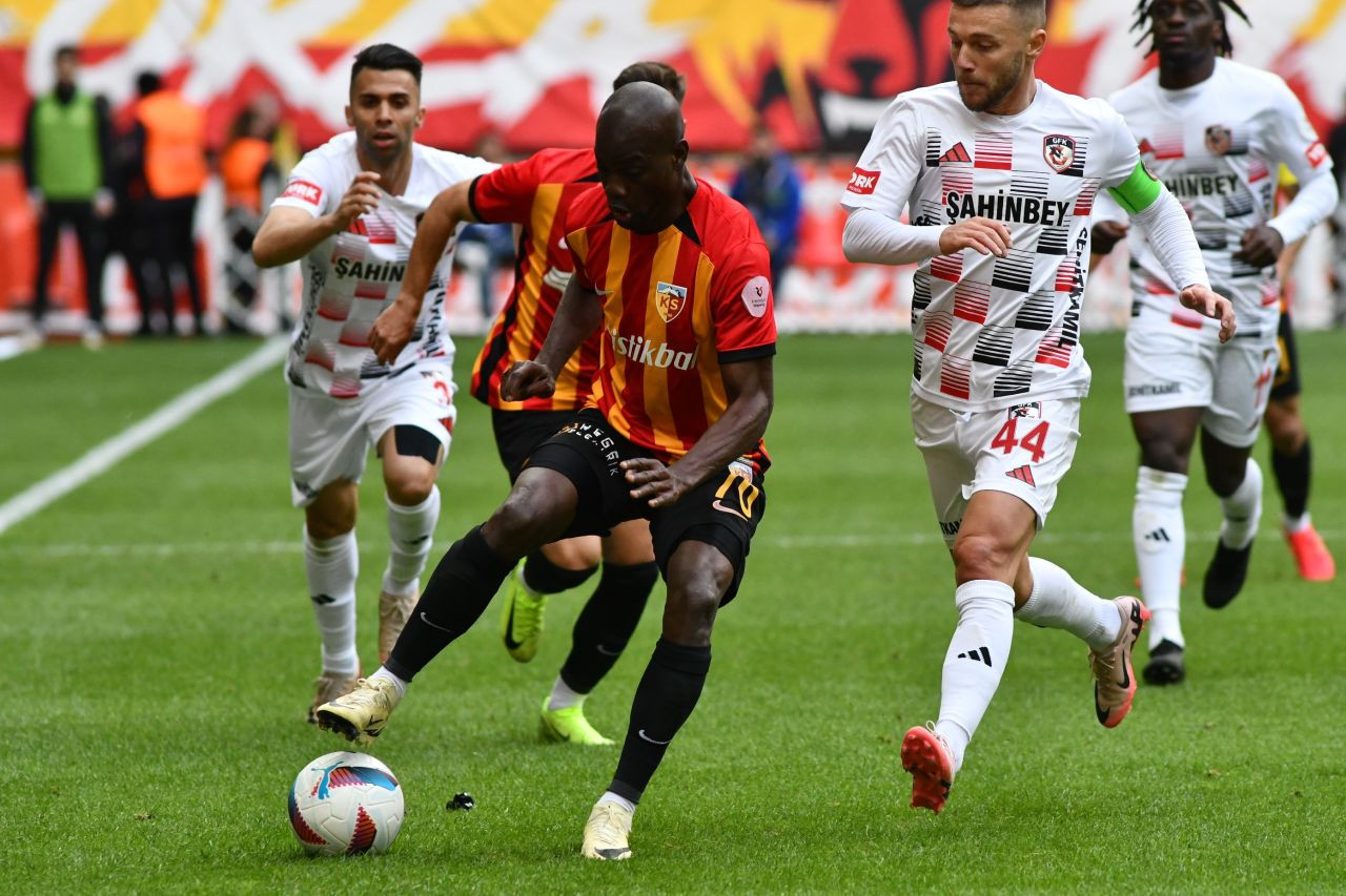 Trendyol Süper Lig: Kayserispor: 1 - Gaziantep FK: 2 (İlk yarı) - Sayfa 12