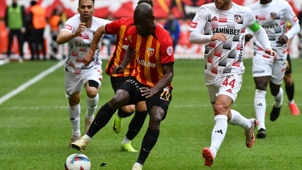 Trendyol Süper Lig: Kayserispor: 1 - Gaziantep FK: 2 (İlk yarı)