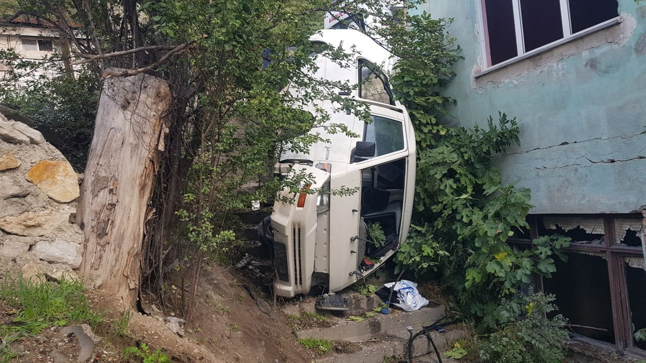 Karabük'te Kontrolden Çıkan Minibüs Devrildi: 7 Çocuk Yaralı! - Sayfa 5