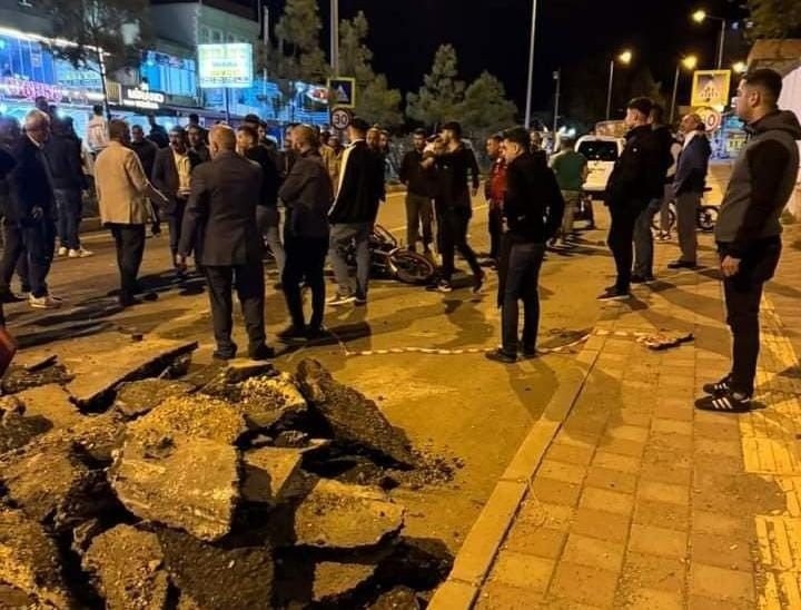 Diyarbakır'da Motosiklet Çukura Düşerek İki Kişi Yaralandı - Sayfa 3