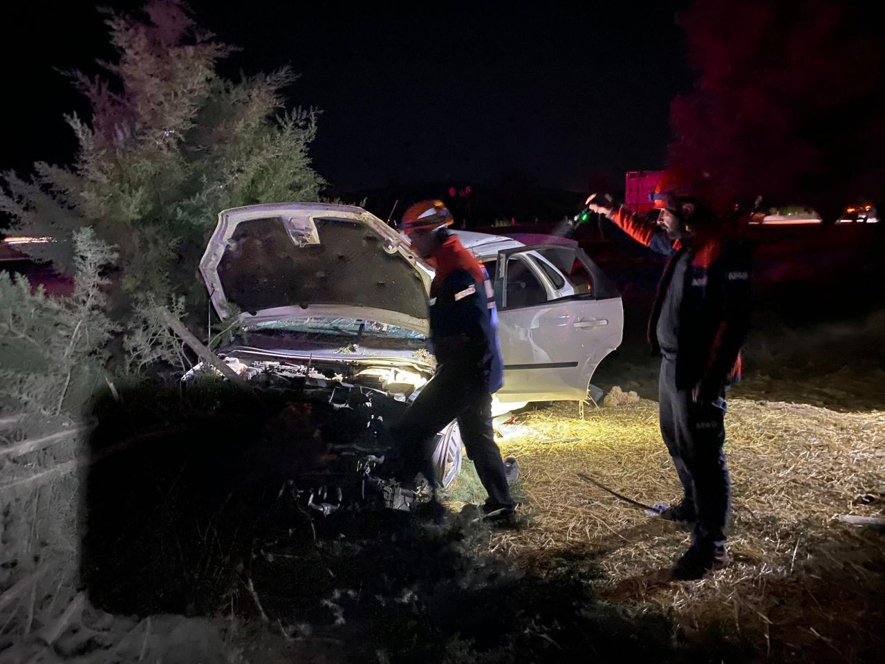 Düğünden Dönen Aile Kaza Yaptı: 1 Ölü, 3 Yaralı - Sayfa 1