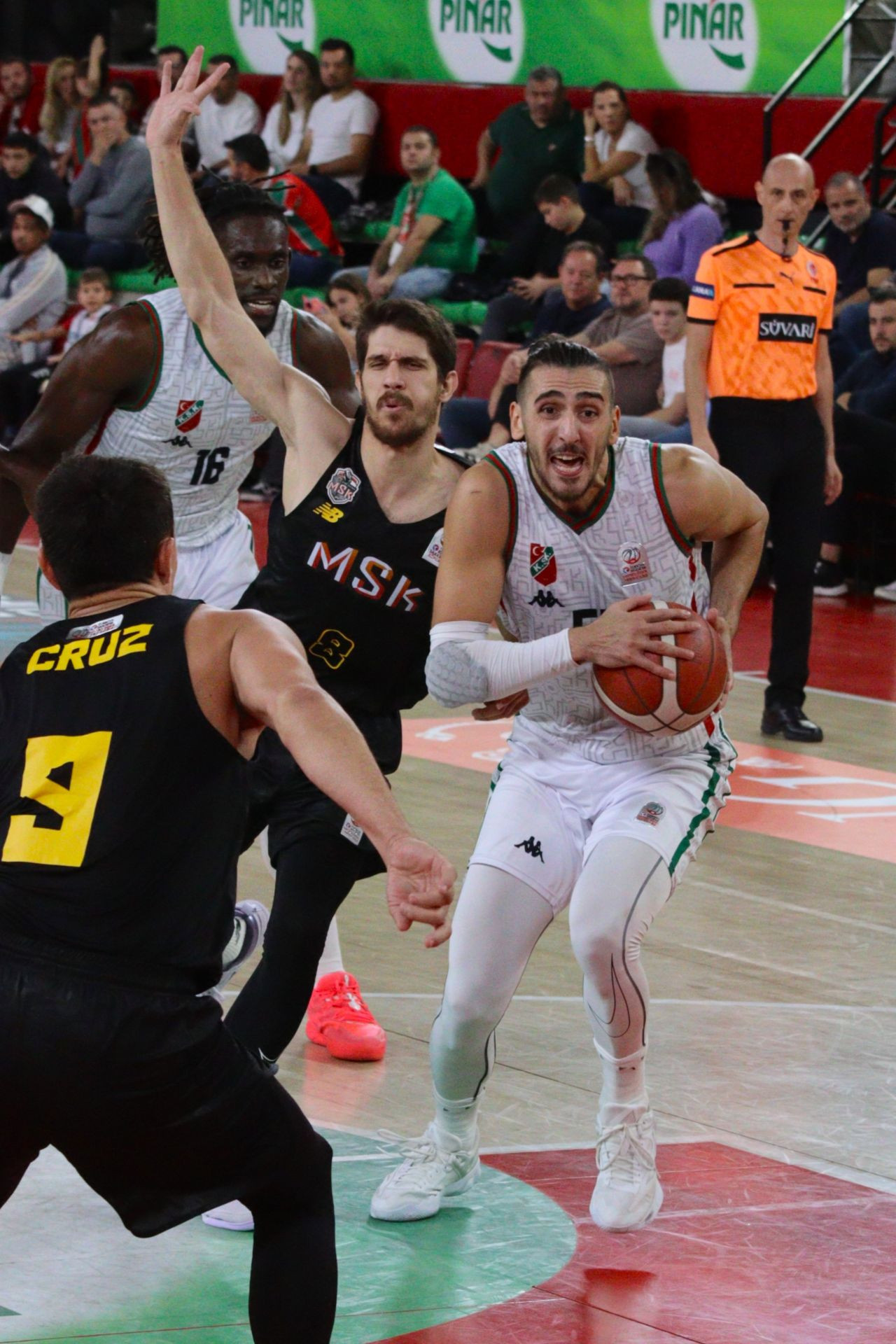 Türkiye Basketbol Süper Ligi: Karşıyaka: 107 - Mersinspor: 81 - Sayfa 2