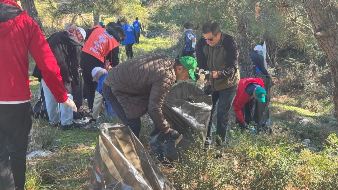 Bursa'da orman temizliği: torba torba çöp çıktı!