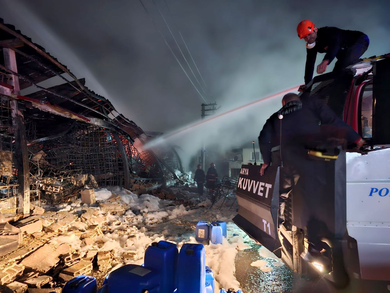 Büyükşehir'den Kauçuk Fabrikası Yangın Açıklaması - Sayfa 5