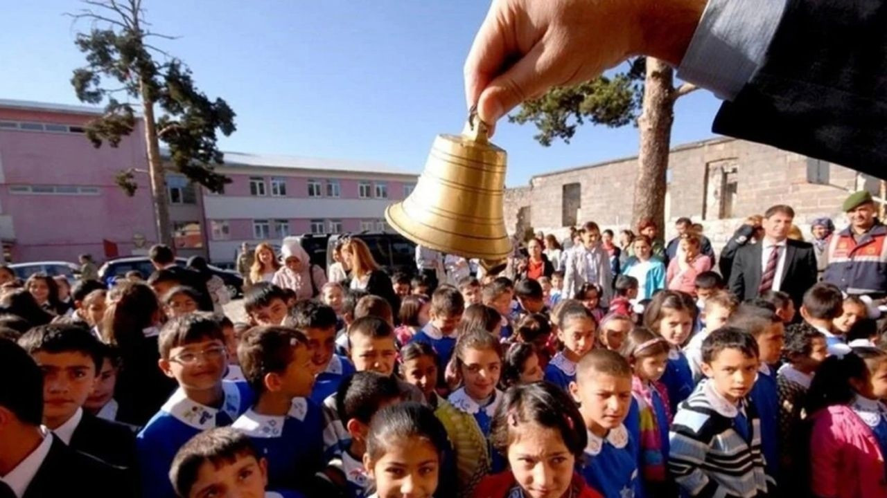 Malatya'da depremden etkilenen okullarda eğitim yeniden başladı