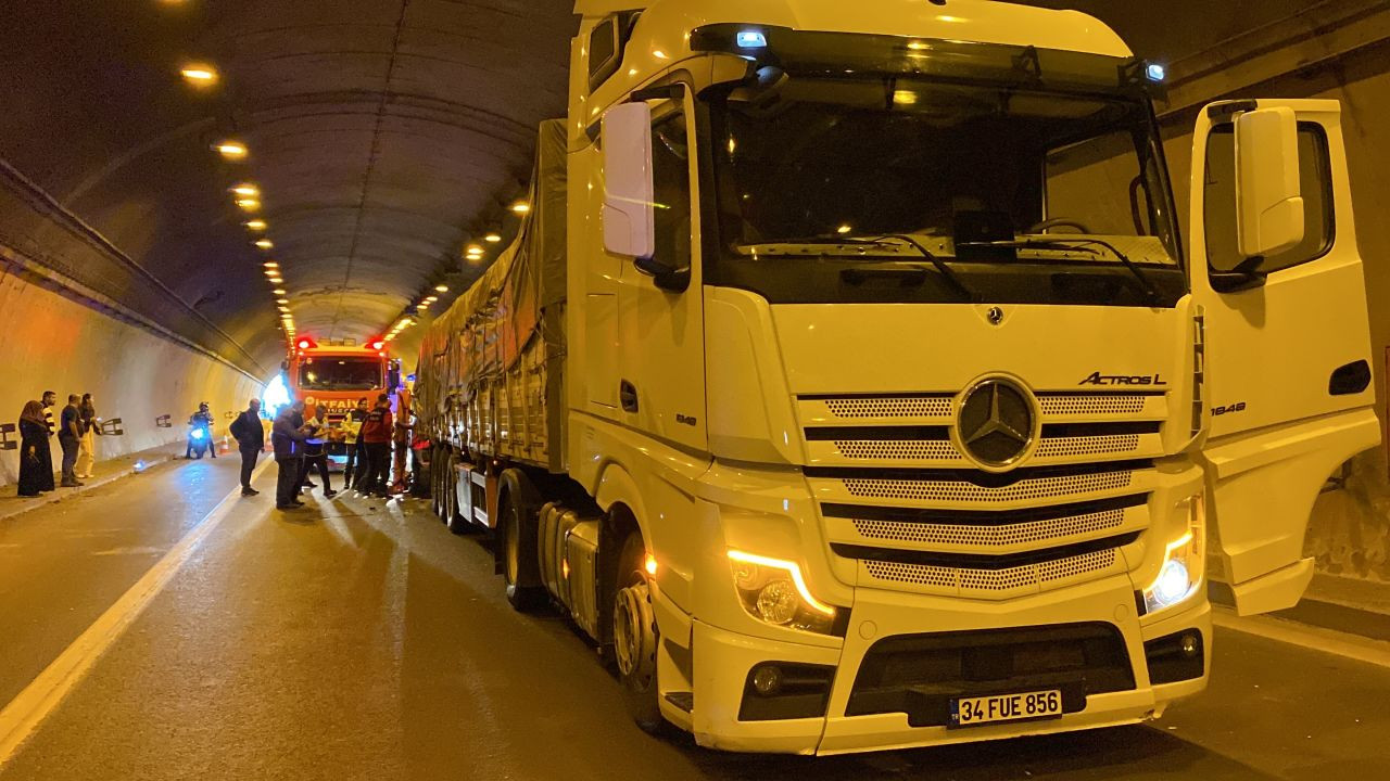 Kocaeli'de Tırın Altına Giren Otomobildeki İki Kişi Yaralandı - Sayfa 7