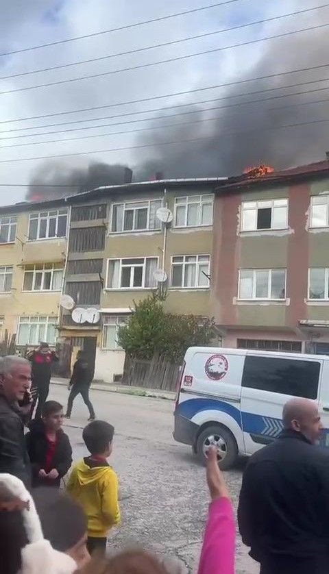 Karabük'te Çatı Katında Yangın Paniği - Sayfa 4