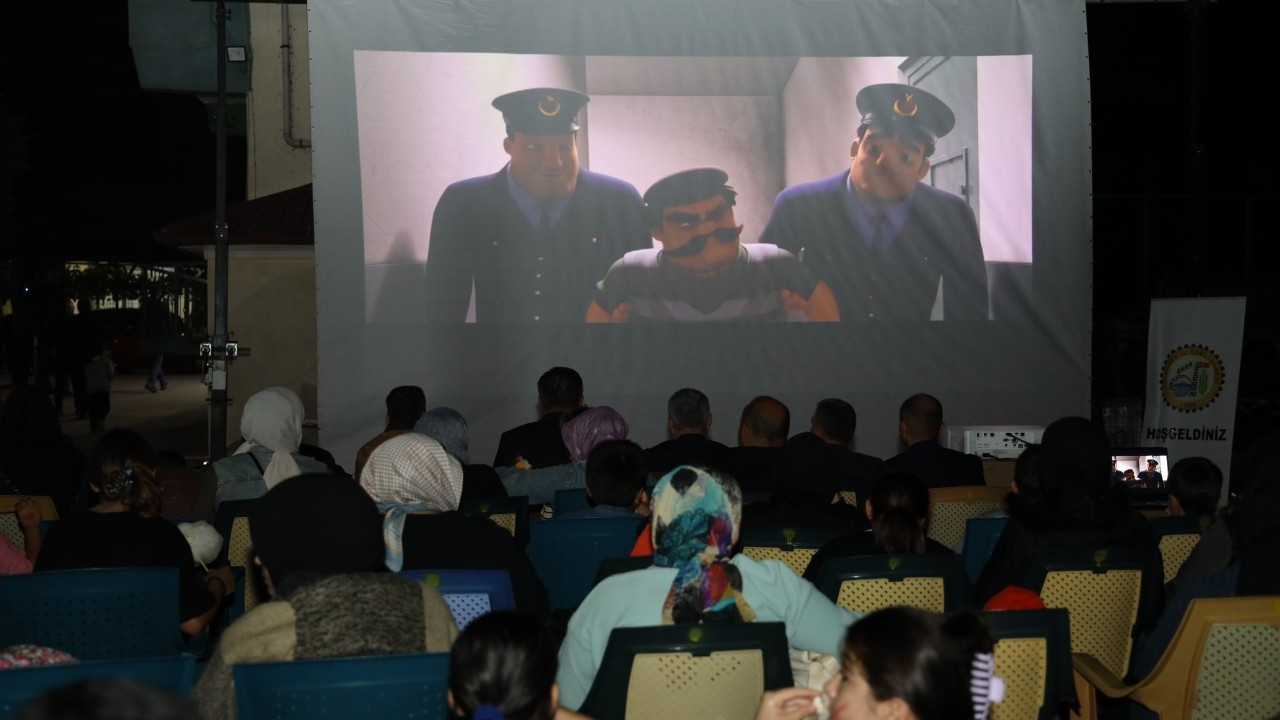 Düzce'nin Avlayan köyünde açık hava sinema gecesi