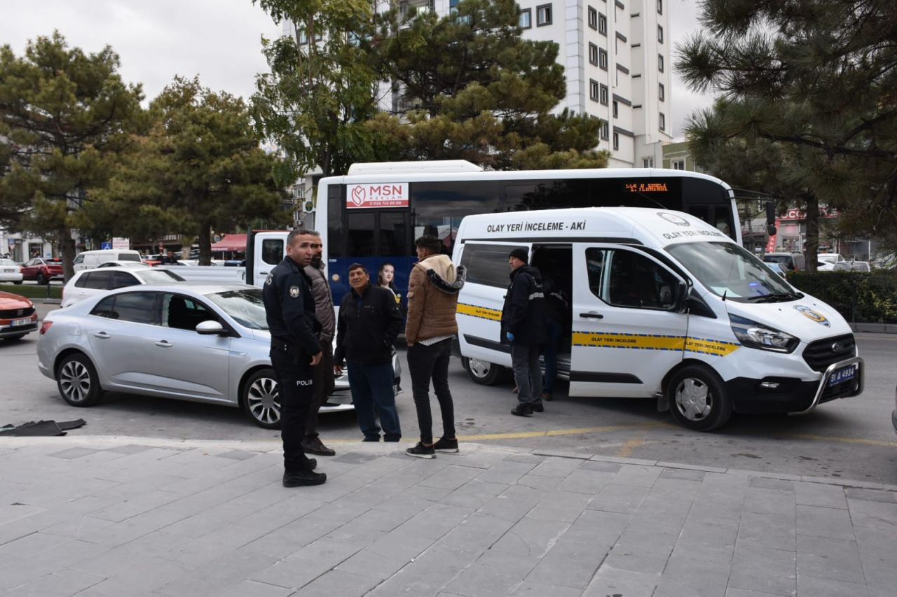 Gündüz vakti otomobili kurşunladılar! - Sayfa 3