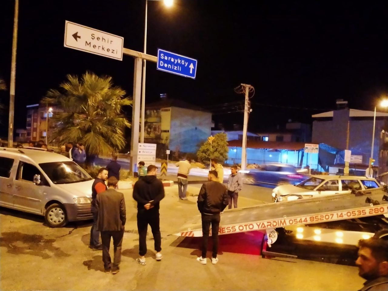 Buharkent’te Ticari Araçla Otomobil Çarpıştı, 3 Kişi Yaralandı - Sayfa 5