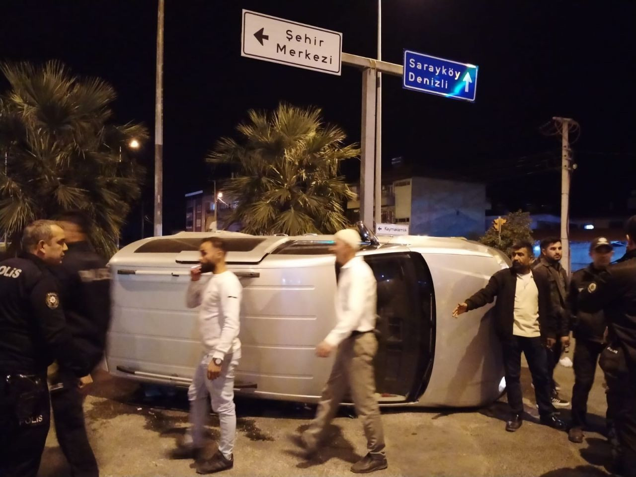 Buharkent’te Ticari Araçla Otomobil Çarpıştı, 3 Kişi Yaralandı - Sayfa 3