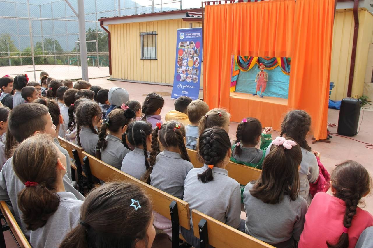 Geyve'de “Bir Hikâye Bin Neşe” projesi sevinçle karşılandı - Sayfa 8